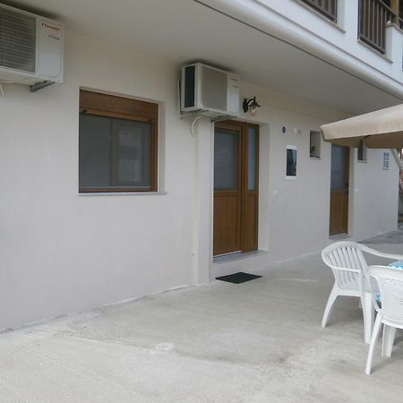 Daniela Apartments Nea Roda Ngoại thất bức ảnh