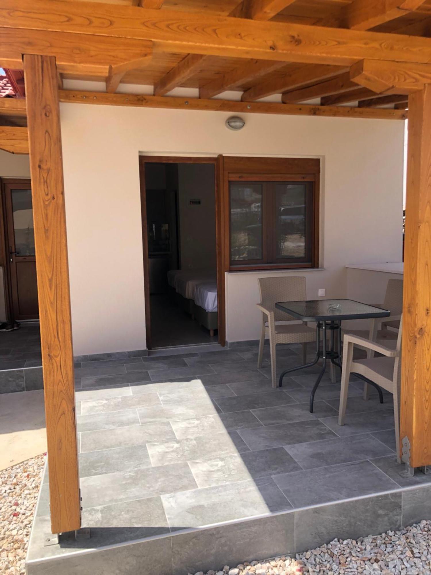 Daniela Apartments Nea Roda Ngoại thất bức ảnh
