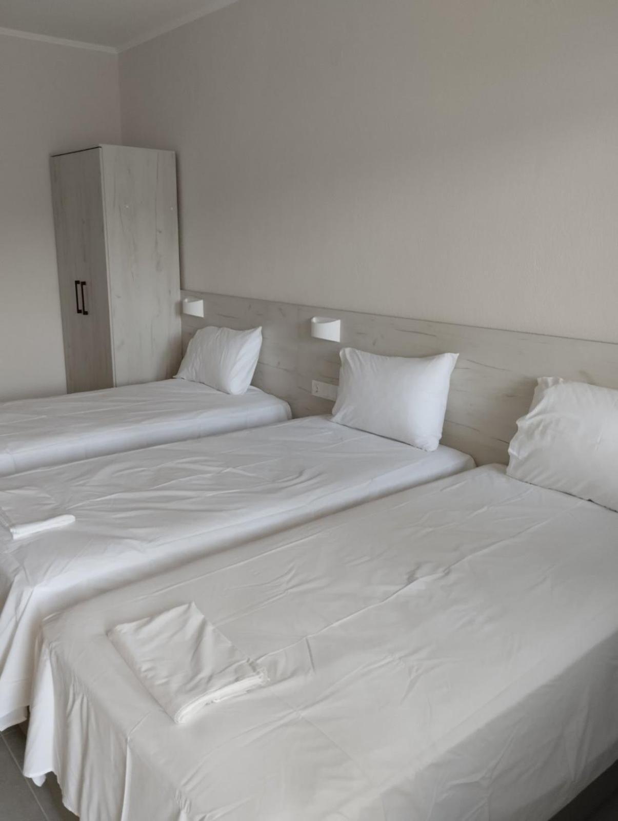 Daniela Apartments Nea Roda Ngoại thất bức ảnh