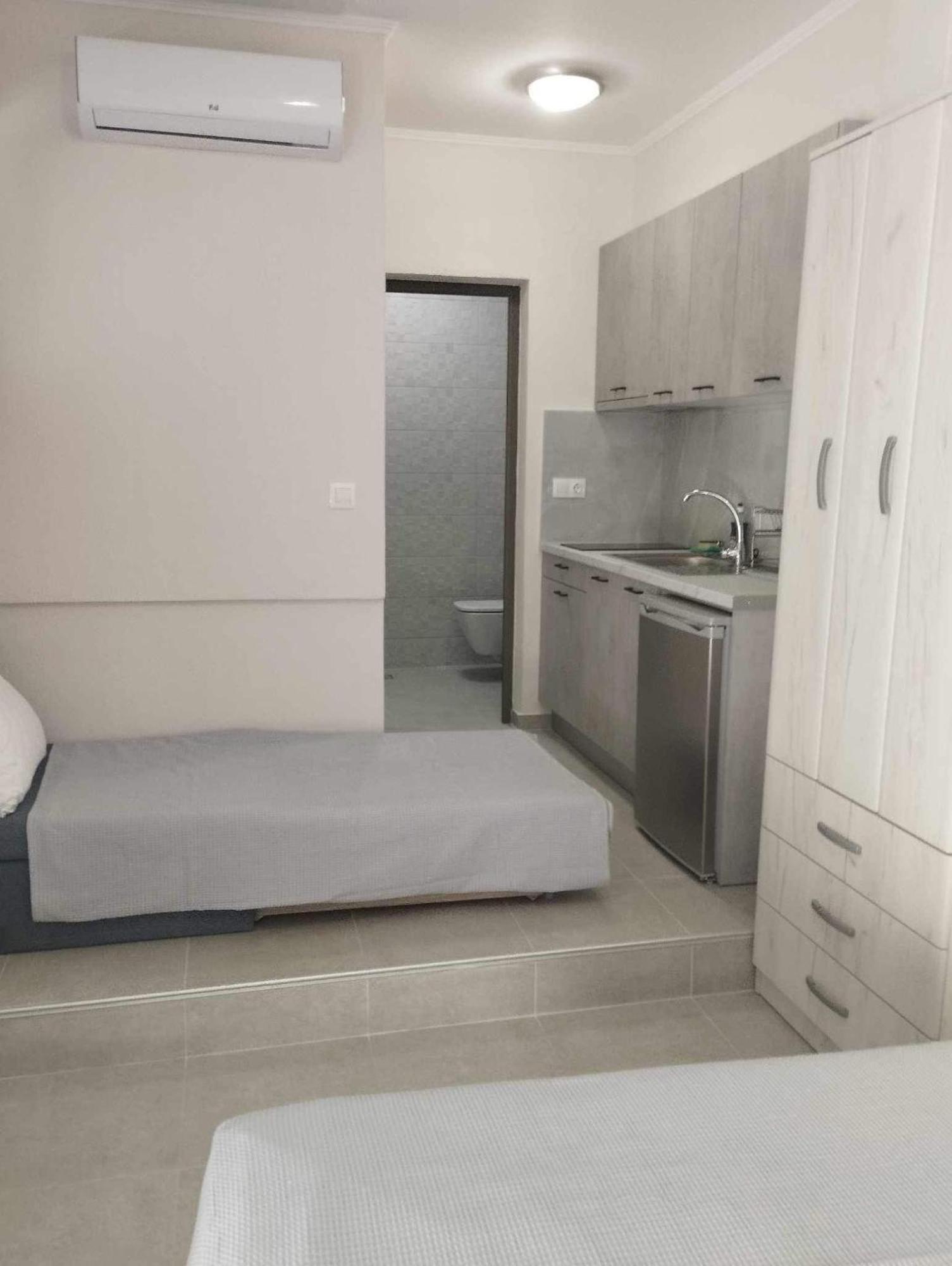 Daniela Apartments Nea Roda Ngoại thất bức ảnh