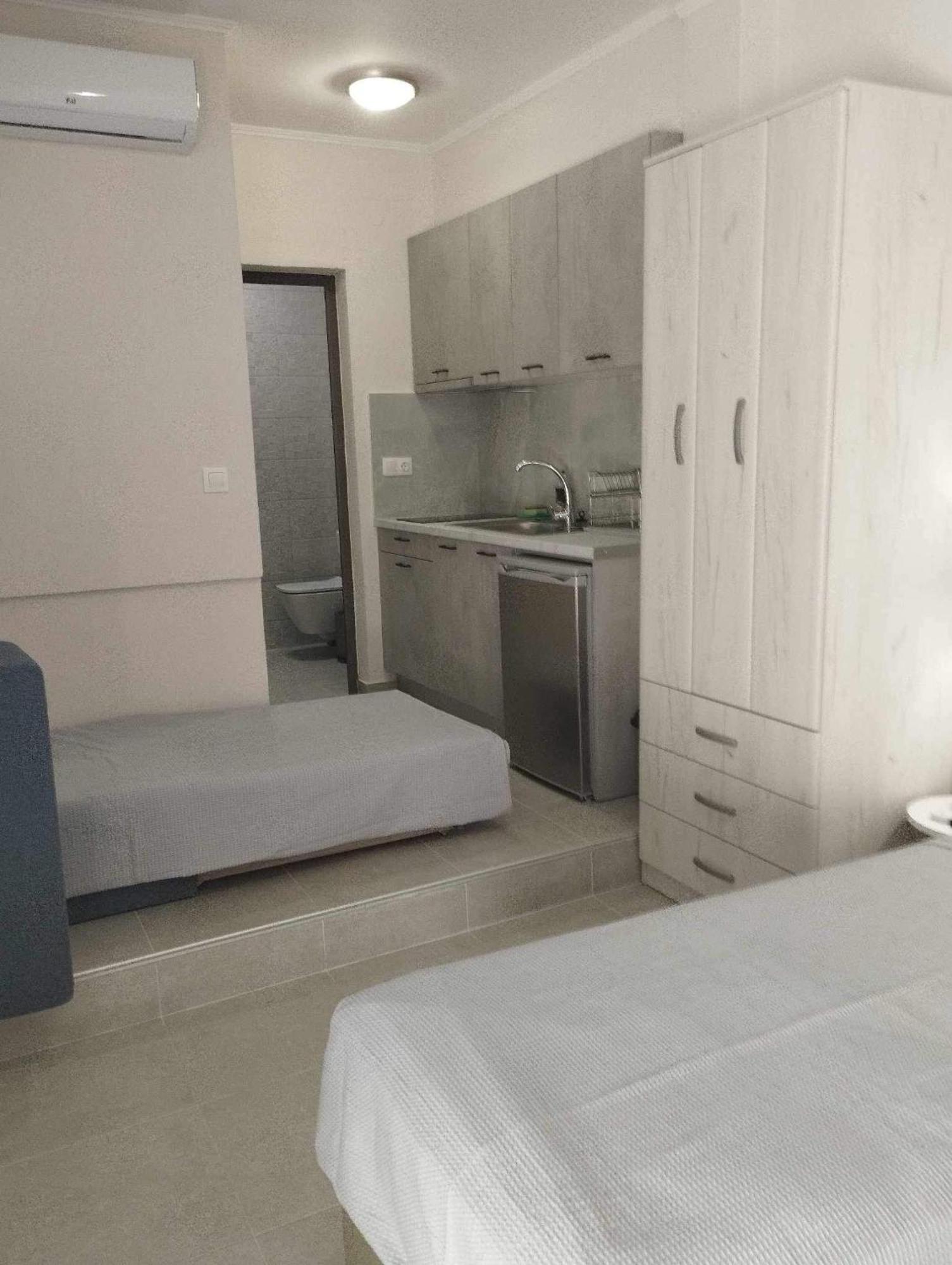 Daniela Apartments Nea Roda Ngoại thất bức ảnh