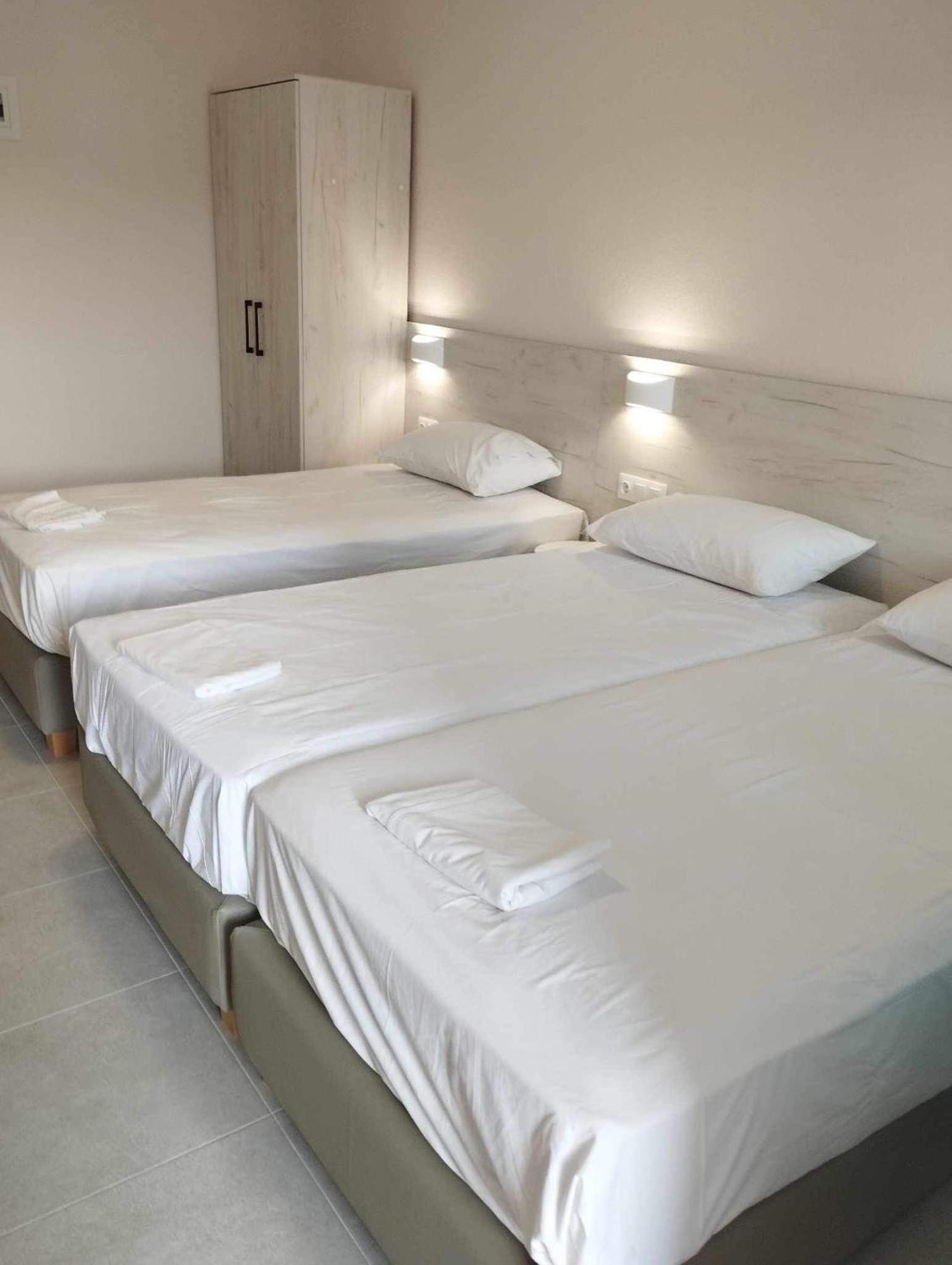 Daniela Apartments Nea Roda Ngoại thất bức ảnh