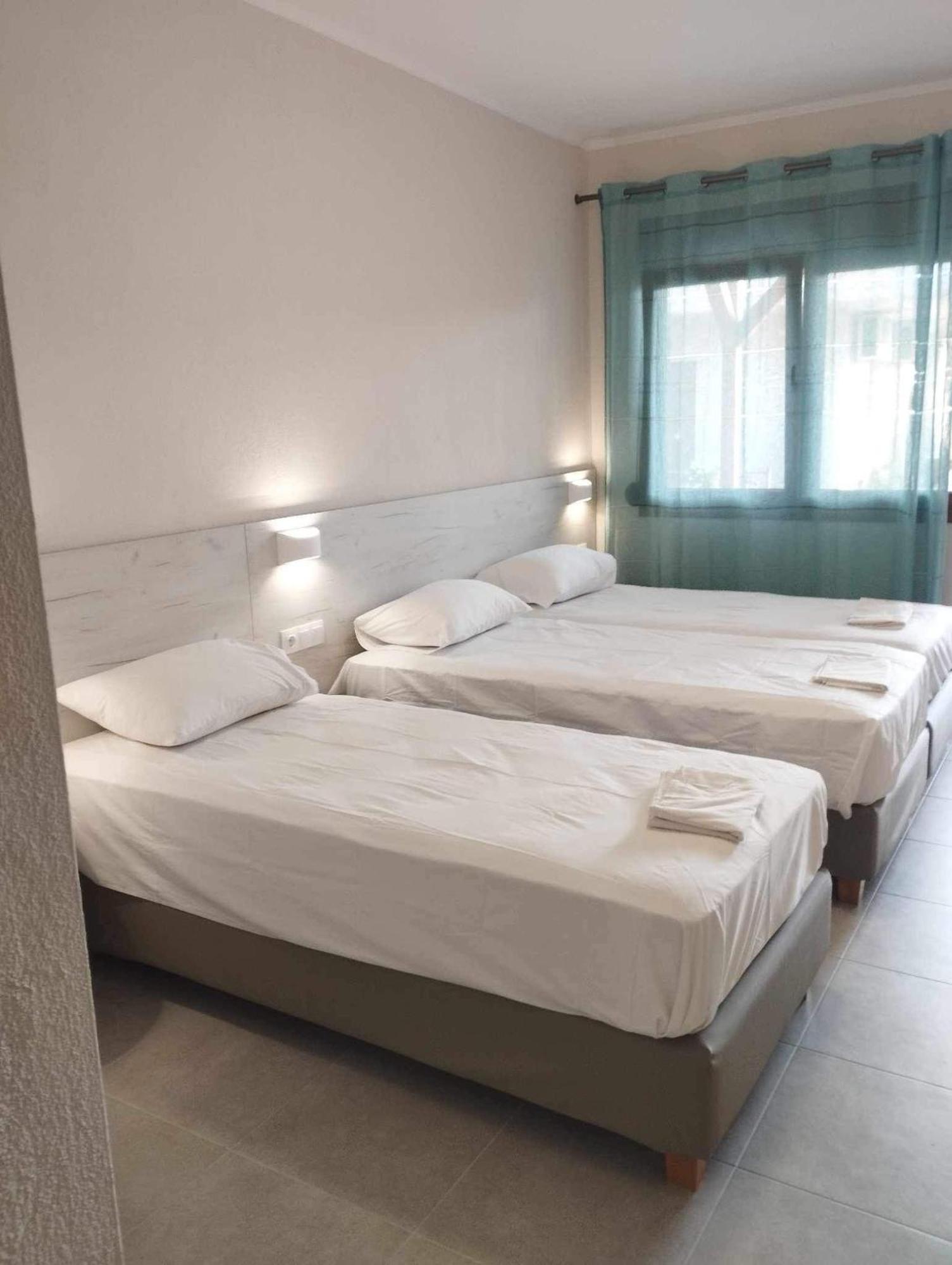 Daniela Apartments Nea Roda Ngoại thất bức ảnh