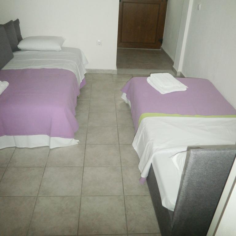 Daniela Apartments Nea Roda Ngoại thất bức ảnh