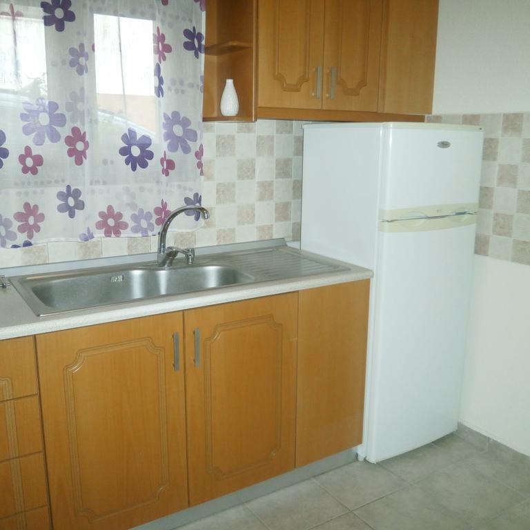 Daniela Apartments Nea Roda Ngoại thất bức ảnh