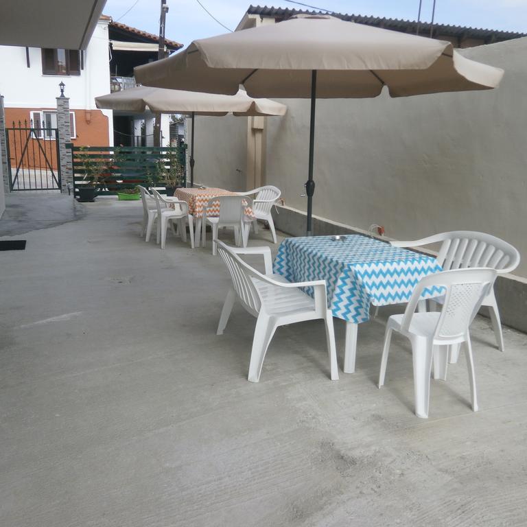 Daniela Apartments Nea Roda Ngoại thất bức ảnh