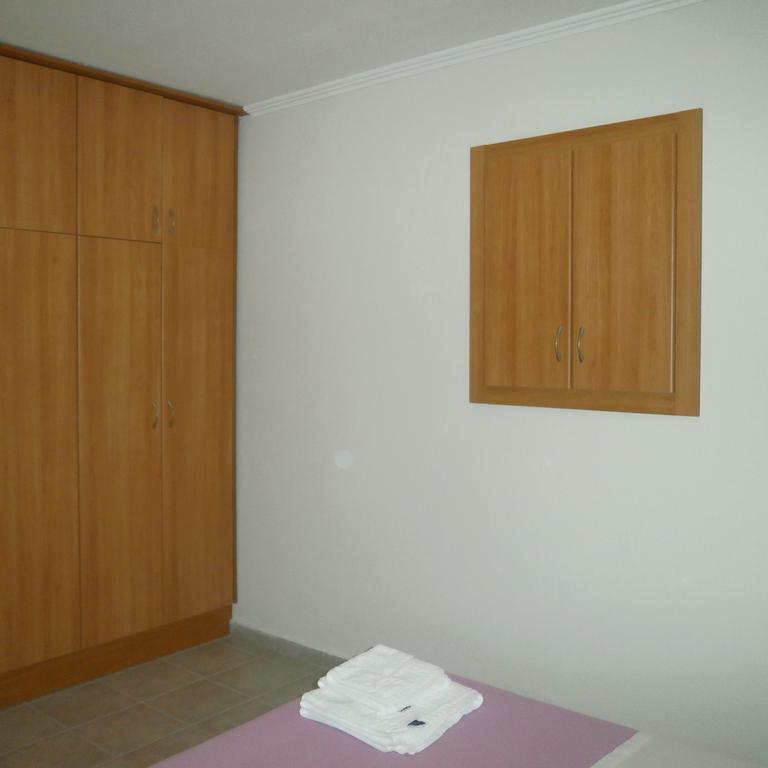 Daniela Apartments Nea Roda Ngoại thất bức ảnh