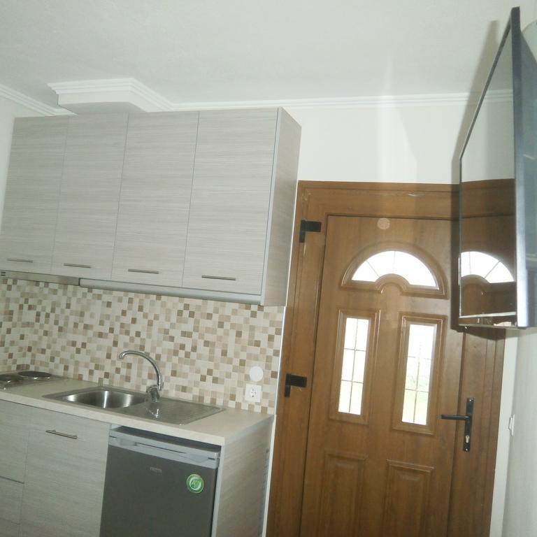 Daniela Apartments Nea Roda Ngoại thất bức ảnh