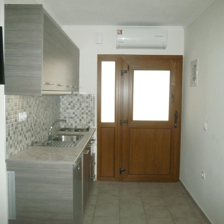 Daniela Apartments Nea Roda Ngoại thất bức ảnh